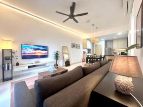 Stylish Urban Oasis Icon City with Sky Pool and Cozy Interior